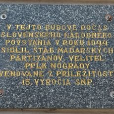 Banka, sídlo partizán. štábu, tabuľa pamätná