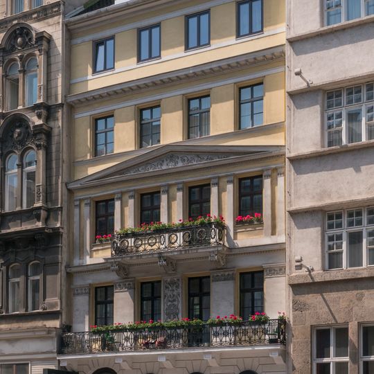 Miethaus, Zur kleinen Maria Hilf, Bildhauerhaus