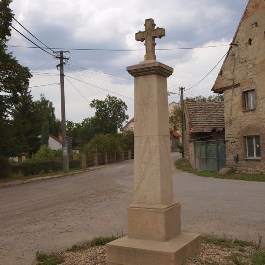 Pamětní kříž L.P. 1879 na křižovatce v Olovnici