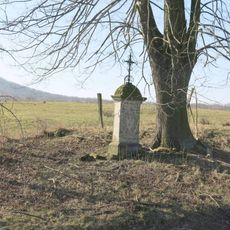 Kříž u silnice z Jezvé do Stružnice