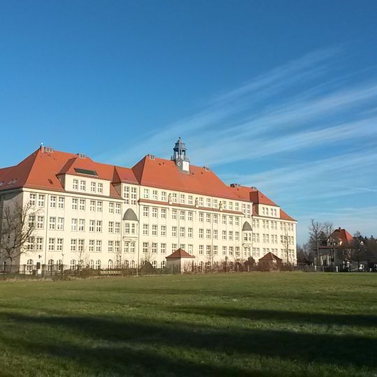 Zentralschule ; später Ernst-Schneller-Schule