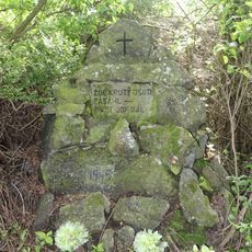 Pomník na křižovatce silnic 390 a 360 u Trnavy