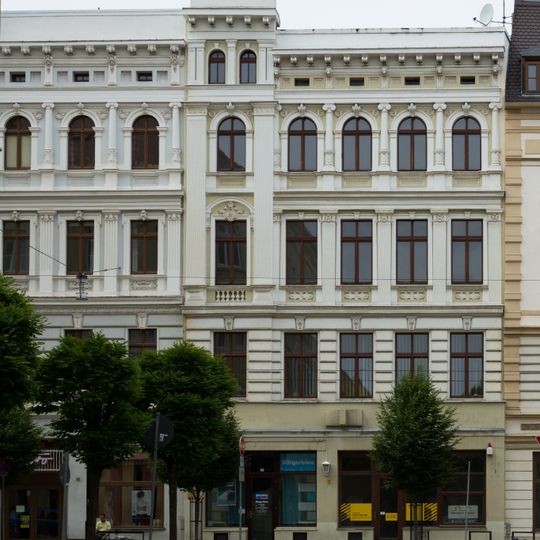Spaten-Bräu; Wohn- und Geschäftshaus in geschlossener Bebauung Berliner Straße 50