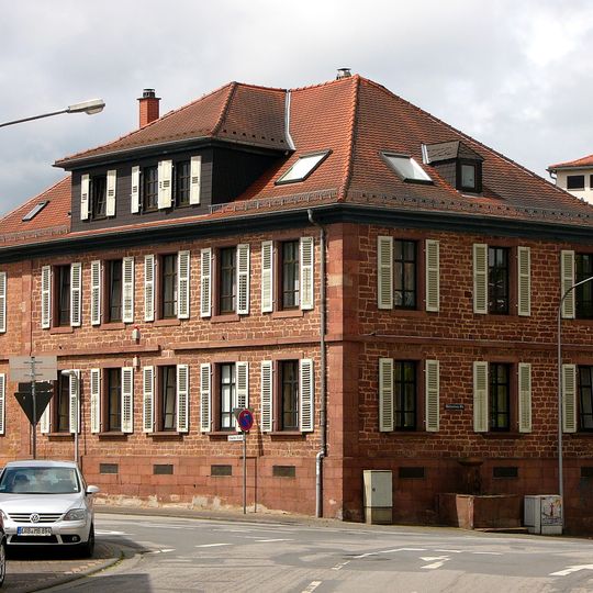 Erbacher Straße 9 / Kellereibergstraße 2