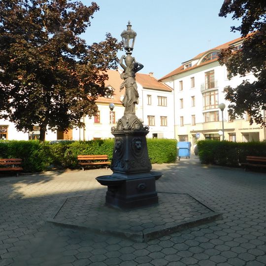 Kovová fontána na Zelném trhu v Uherském Hradišti