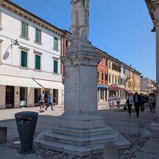 Statue