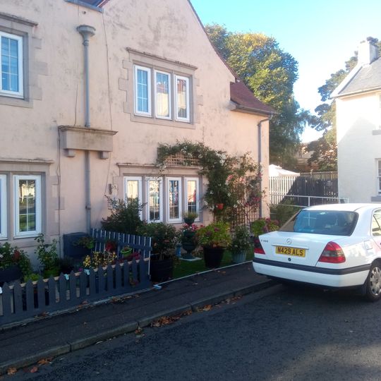 11 Earl Haig Gardens, Trinity, Edinburgh