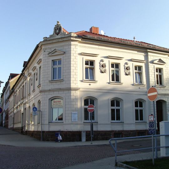 Wohnhaus in Ecklage, ehemaliges Postgebäude Robert-Koch-Straße 1
