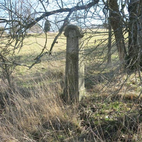 Kříž u rozcestí ke hřbitovu v Horní Poustevně