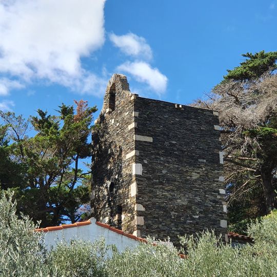 Torre sobre la cala Ros