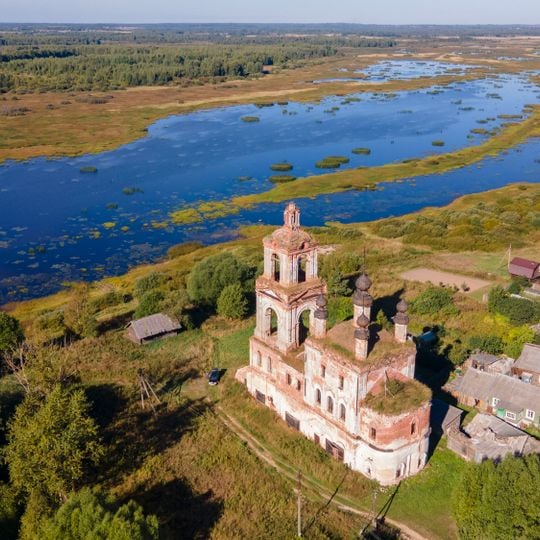 Церковь Успенская с живописью