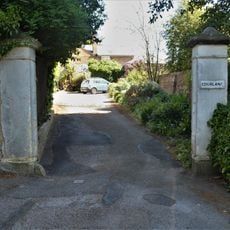 Gate Piers To Courland