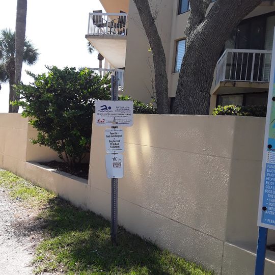 Neptune Road Public Beach Access