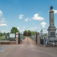 Sainghin-en-Weppes cemetery