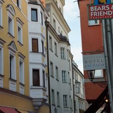 Wohn- und Geschäftshaus