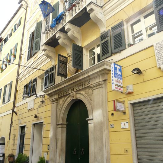Palazzo Buraggi di Via Tommaso Pertica