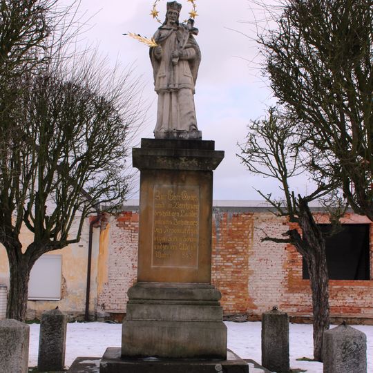 Socha svatého Jana Nepomuckého v Chotěšově na náměstí