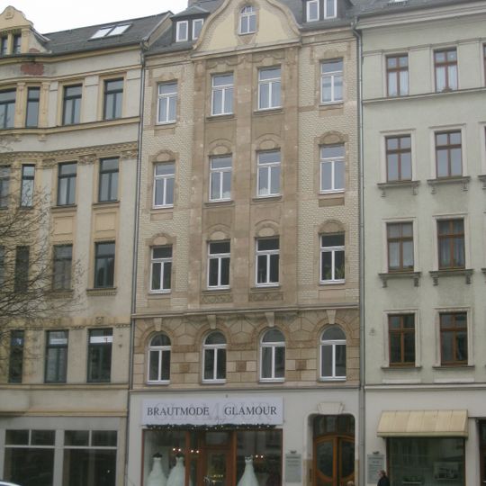 Mietshaus in geschlossener Bebauung Theaterstraße 52