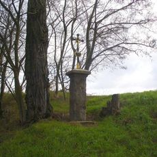 Kříž u silnice z Veselí do Chcebuzi