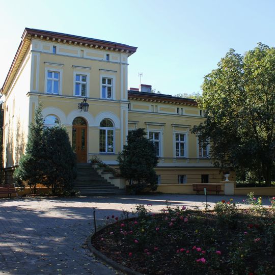 Dwór w Lisewie Kościelnym