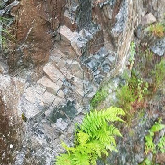 Finnås - Steinbrot, Sletten