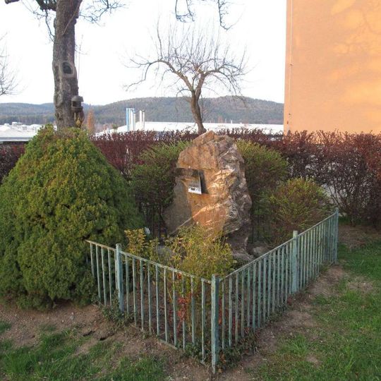 Pomník v Hrádku v Rokycanské ulici