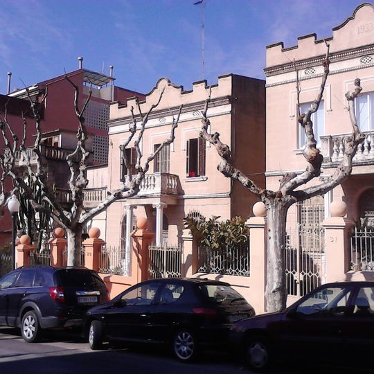 Cases al passeig Mossèn Jaume Gordi, 29-31