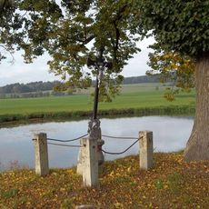 Kříž západně od Mostečného