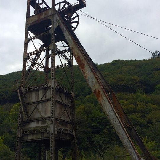 Castillete del pozo auxiliar de Santa Bárbara
