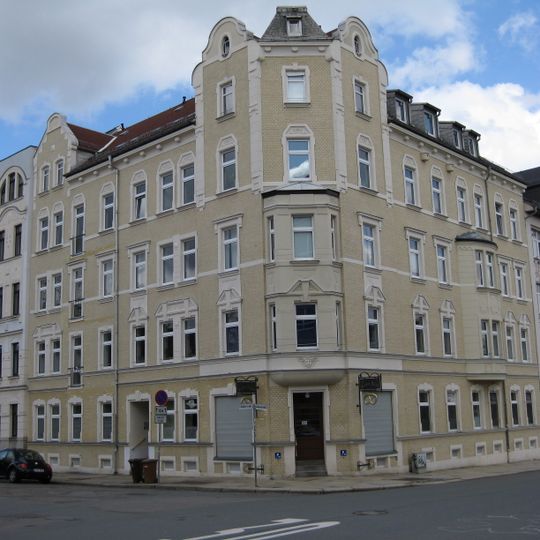 Mietshaus in geschlossener Bebauung in Ecklage Stadlerstraße 23