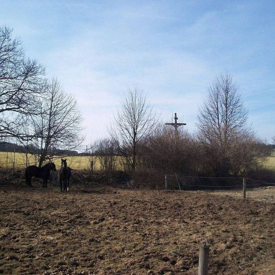 Kříž jižně od Štichovic u koní