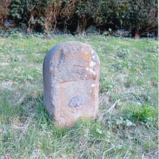 Milestone, Milbury Heath; 130m N Cutts Heath Road