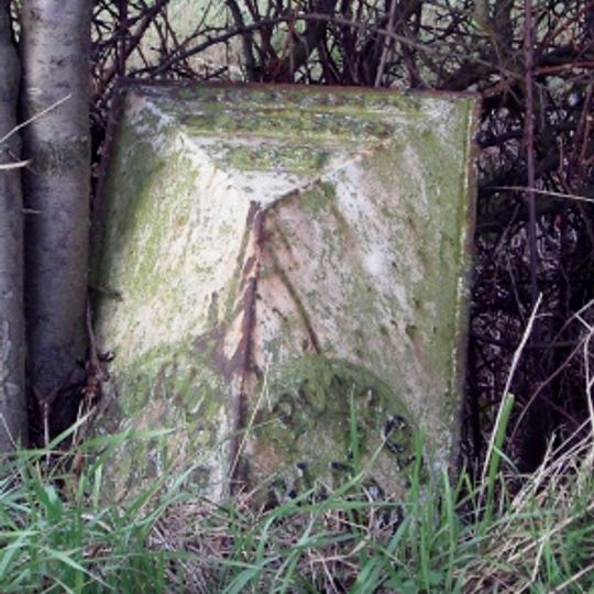 Milestone Near The Beeches And Craden Old Farm