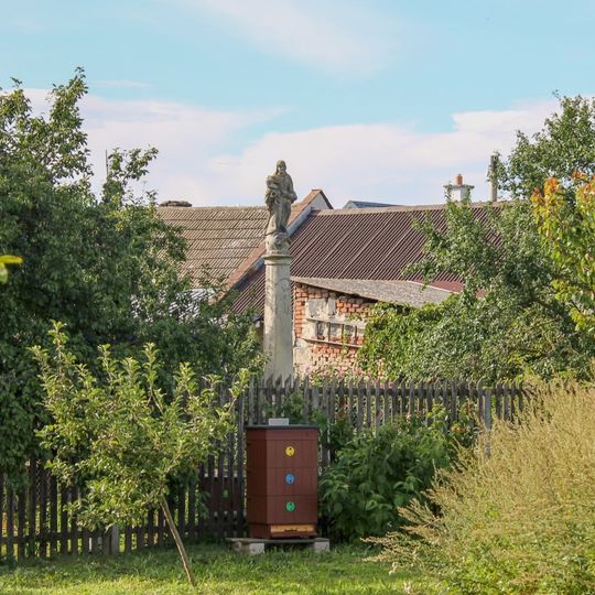 Sloup Panny Marie v Libivé v zahradě