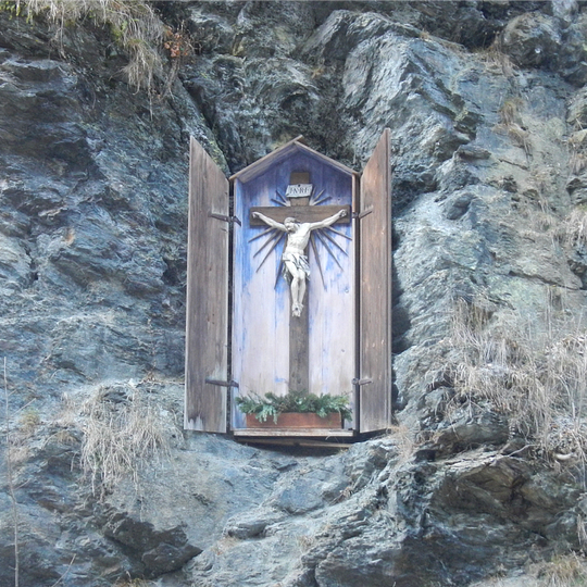 Kastenkreuz, Dienten