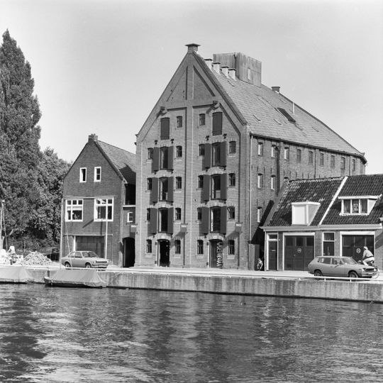 Oostersingel 64, Leeuwarden