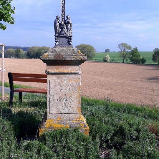 Kříž východně od Výrova