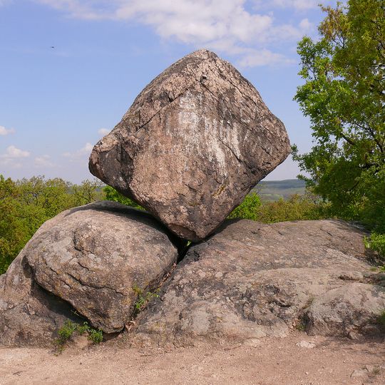 Pákozdi-ingókövek természetvédelmi terület