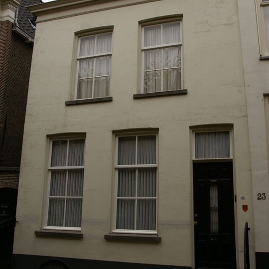 Markt 25, Geertruidenberg