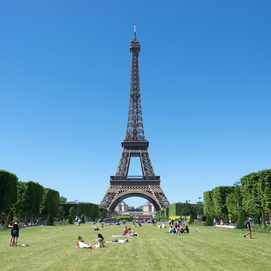 Pelouses centrales du Champ-de-Mars