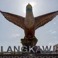 Eagle Statue, Kuah