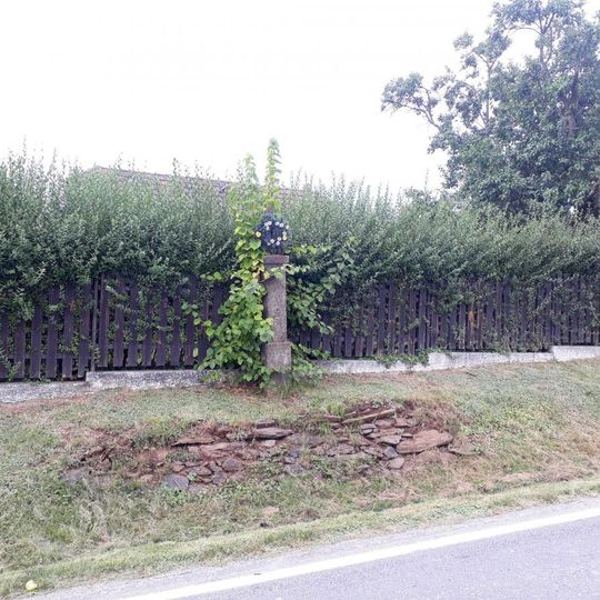 Kříž v Sudoměřicích u Bechyně u zahrady
