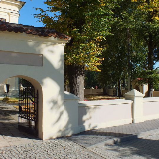 Ogrodzenie z bramkami