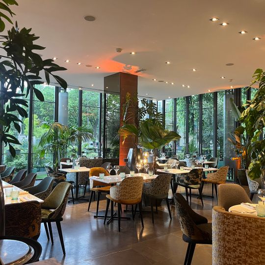 Frame Restaurant & Bar