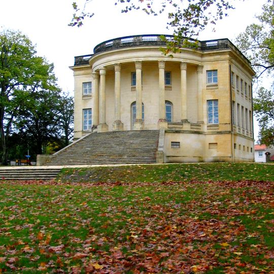 Maison carrée d'Arlac