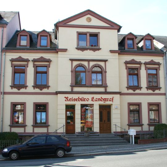 Wohnhaus in geschlossener Bebauung