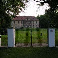 Pałac w Pławowicach