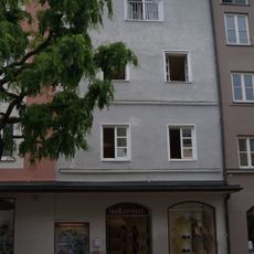 Wohn- und Geschäftshaus