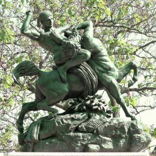 Thésée combattant le centaure Biénor