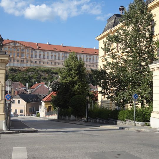 Zwei Torpfeiler, Melk